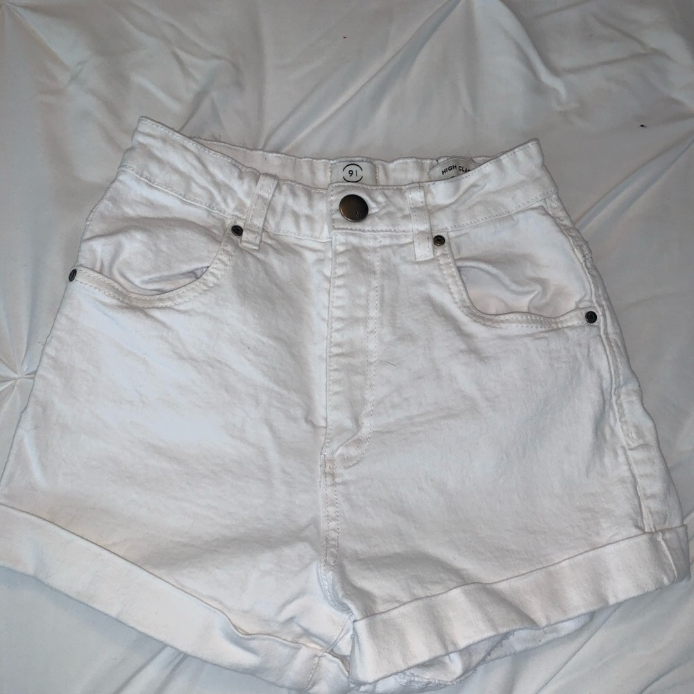 High Waisted White Short